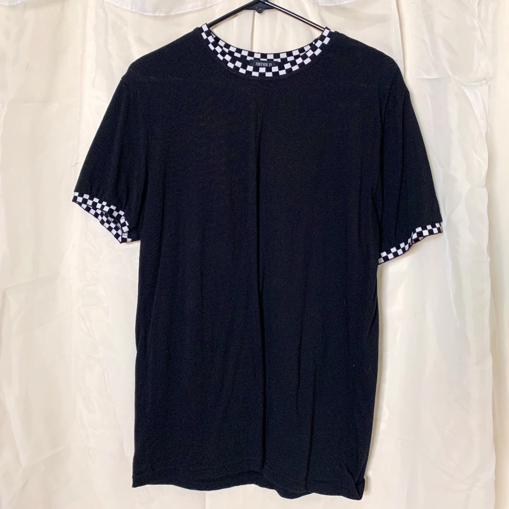 Black Tee
